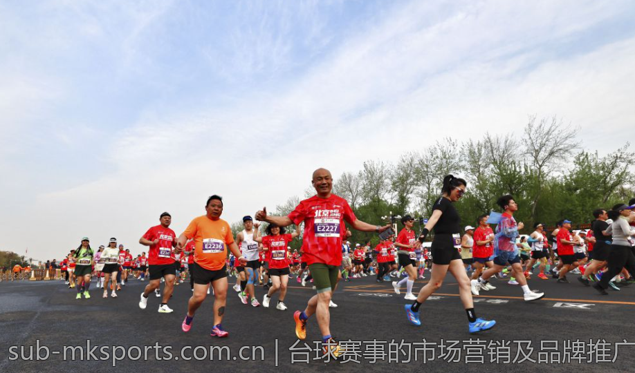 德甲教练团队战术调整策略探讨